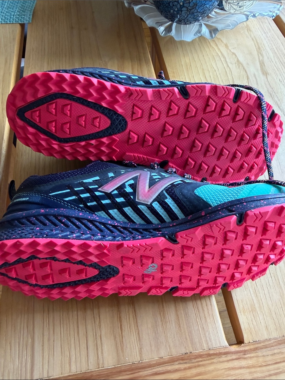New Balance Women’s Teal and Pink Athletic Running Shoes - Picture 4 of 4